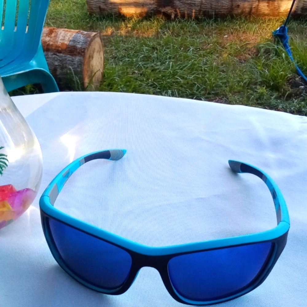 Sunglasses with case for free